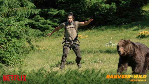 Ranveer vs Wild with Bear Grylls Poster 4