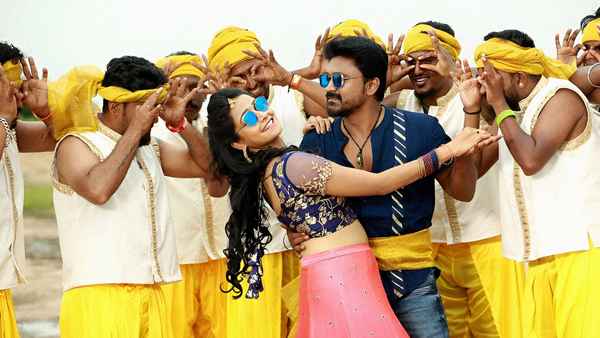 Rayar Parambarai Poster 2