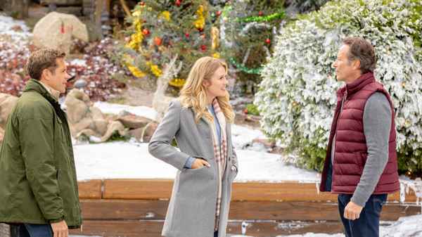 Return to Christmas Creek Poster 4