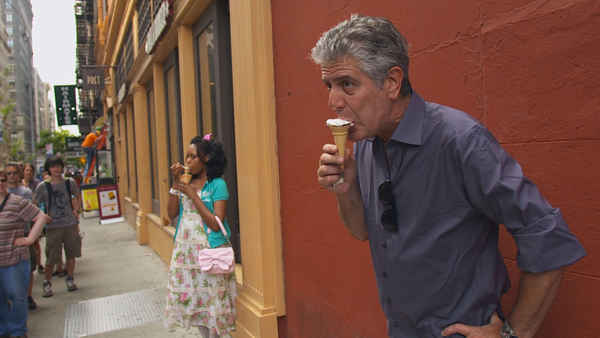 Roadrunner: A Film About Anthony Bourdain Poster 1