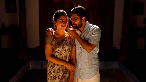 Romeo (ரோமியோ) Poster 2