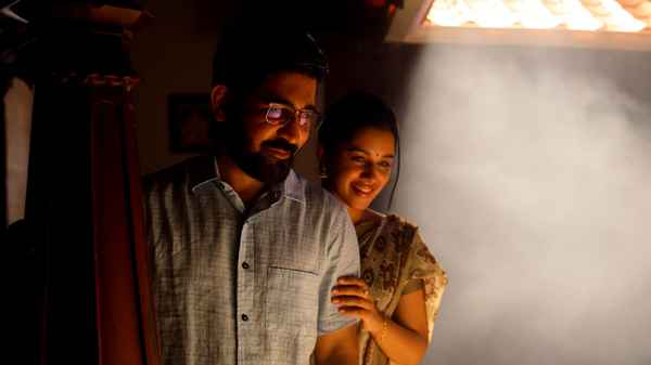 Romeo (ரோமியோ) Poster 4