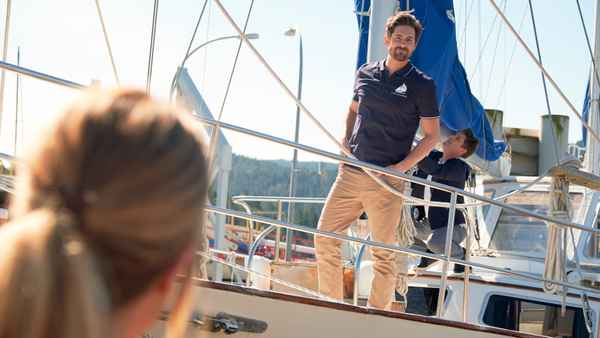 Sailing Into Love Poster 7