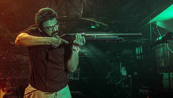 Sankranthiki Vasthunam (సంక్రాంతికి వస్తున్నాం) Poster 6