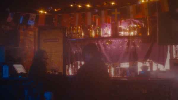 Seance of the Past Poster 1