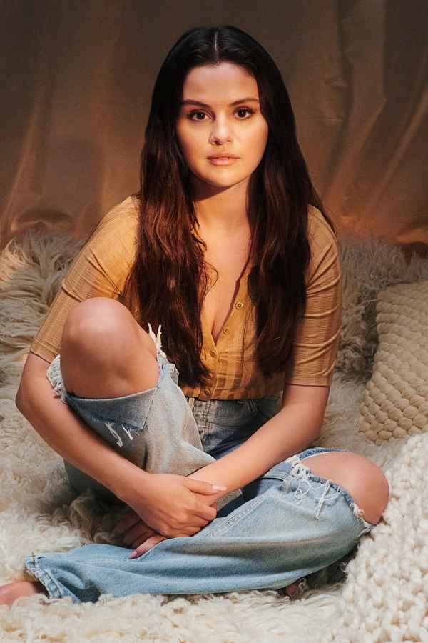 Selena Gomez: My Mind and Me Poster 7
