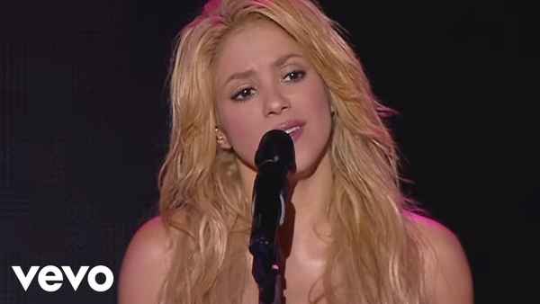 Shakira: Live from Paris Poster 7