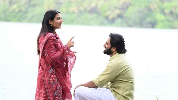 Shefeekkinte Santhosham Poster 5