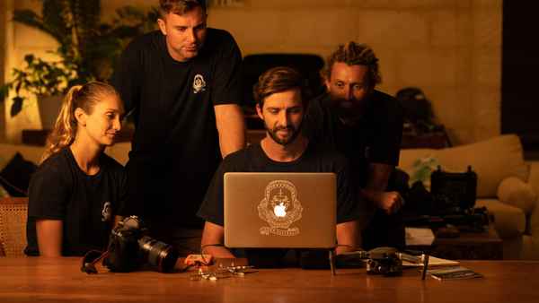 Shipwreck Hunters Australia Poster 2