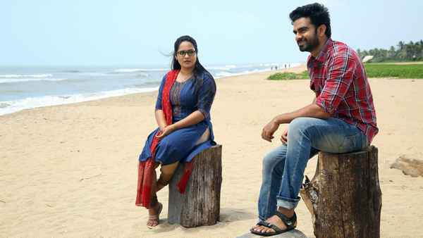 Sila Nerangalil Sila Manidhargal Poster 2