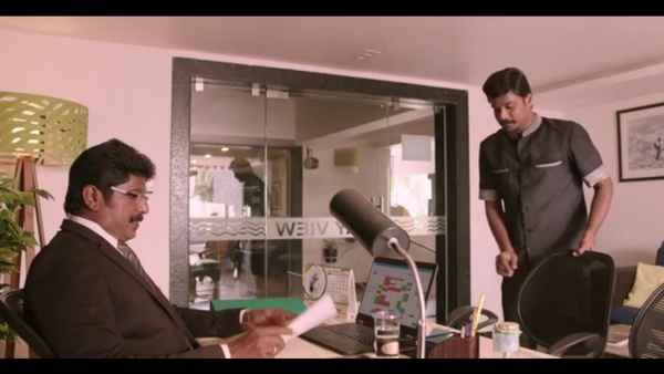 Sila Nerangalil Sila Manidhargal Poster 7