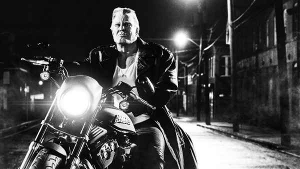 Sin City: A Dame to Kill For Poster 7