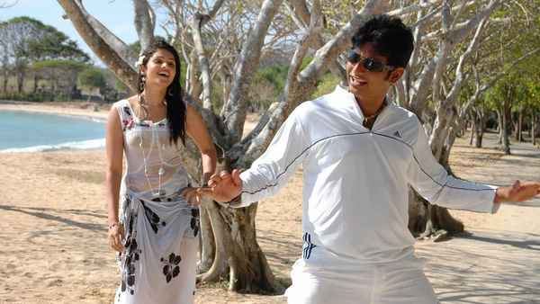 Siva Manasula Sakthi Poster 3