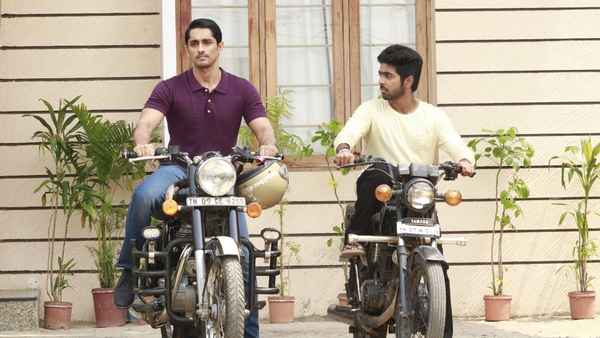 Sivappu Manjal Pachai Poster 4