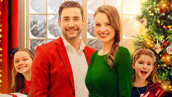 Snowed In for Christmas Poster 4