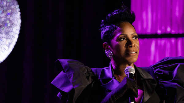 Sommore: Queen Chandelier Poster 3