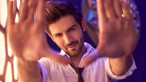 Sonu Ke Titu Ki Sweety Poster 7