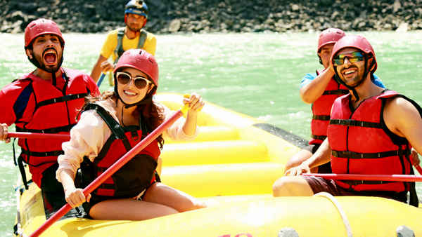 Sonu Ke Titu Ki Sweety Poster 4