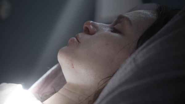 Starry Eyes Poster 4