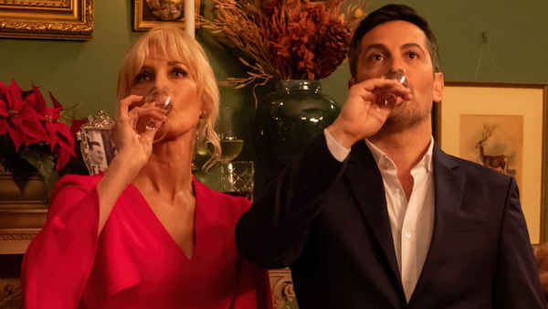 Surviving Christmas with the Relatives Poster 6