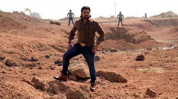 Tamizh Padam 2 Poster 2