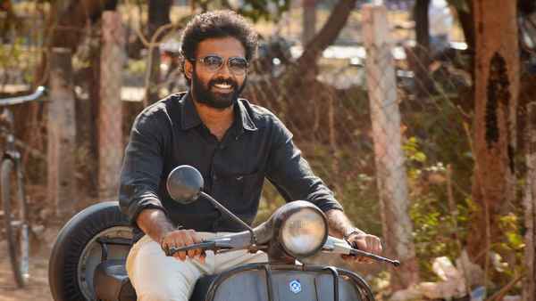 Tamizhuku En Ondrai Azhuthavum Poster 1