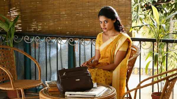 Tamizhuku En Ondrai Azhuthavum Poster 5