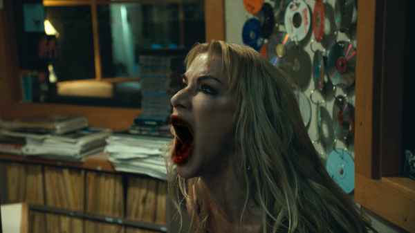 Ten Minutes to Midnight Poster 4