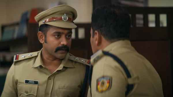 Thalavan (തലവൻ) Poster 2