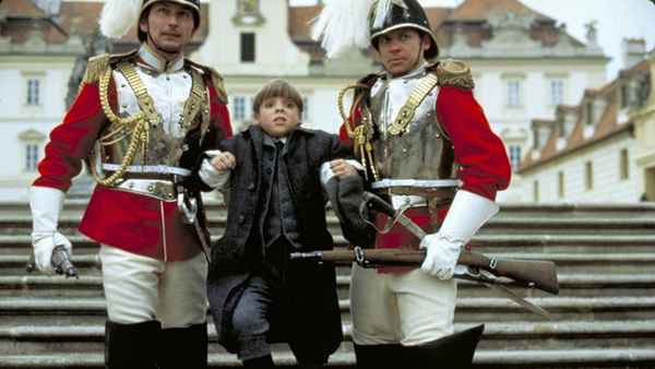 The Adventures of Young Indiana Jones: The Perils of Cupid Poster 3