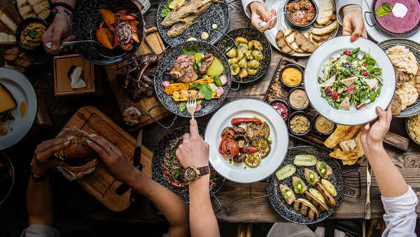 The Big Family Cooking Showdown Poster 2