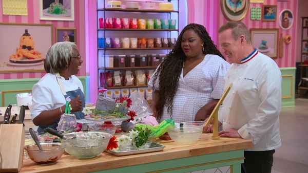 The Big Nailed It Baking Challenge Poster 4