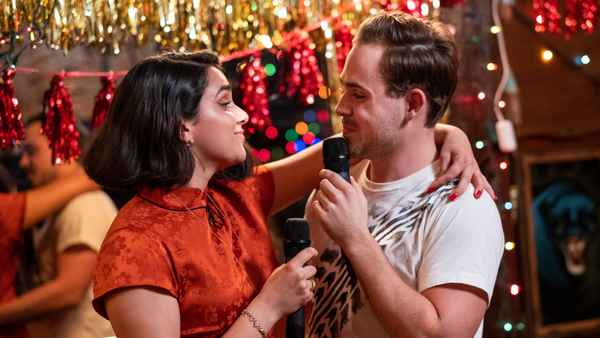 The Broken Hearts Gallery Poster 5