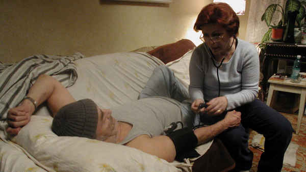 The Death of Mr. Lazarescu Poster 5