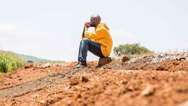 The Girl in the Yellow Jumper Poster 6