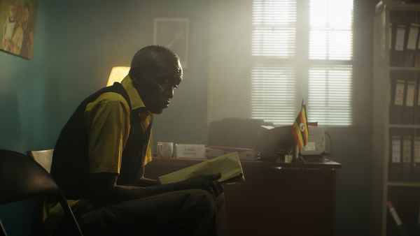 The Girl in the Yellow Jumper Poster 1