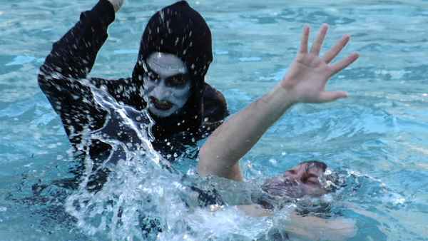 The Horribly Slow Murderer with the Extremely Inefficient Weapon Poster 4