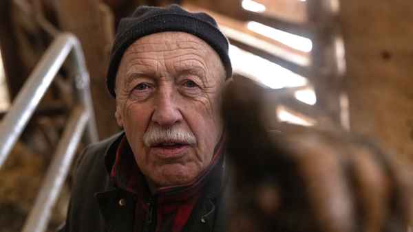 The Incredible Dr. Pol Poster 3