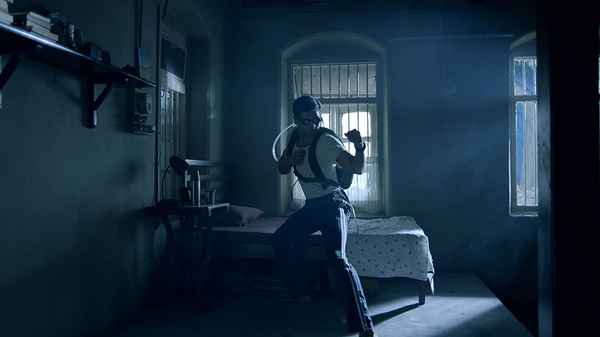 The Man Who Feels No Pain Poster 6