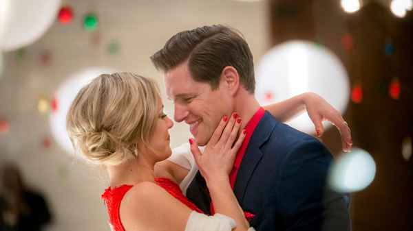 The Perfect Christmas Present Poster 1