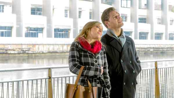 The Perfect Christmas Present Poster 4