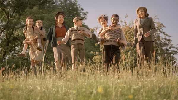 The Railway Children Return Poster 4