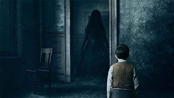 The Woman In Black - 2 Poster 3