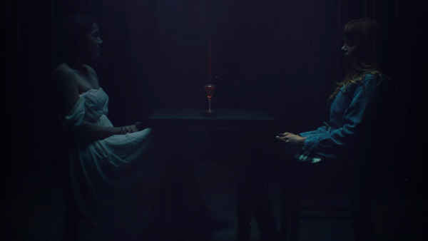 The Woman Under the Stage Poster 2