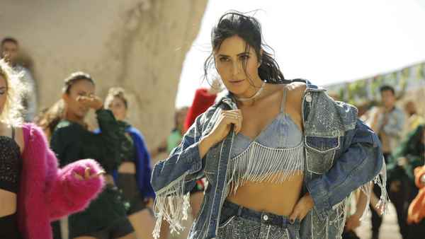 Tiger 3 (टाइगर 3) Poster 5