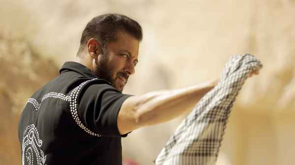 Tiger 3 (टाइगर 3) Poster 1