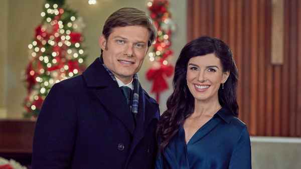 Time for Her to Come Home for Christmas Poster 4