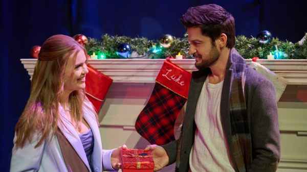 Time for Him to Come Home for Christmas Poster 6