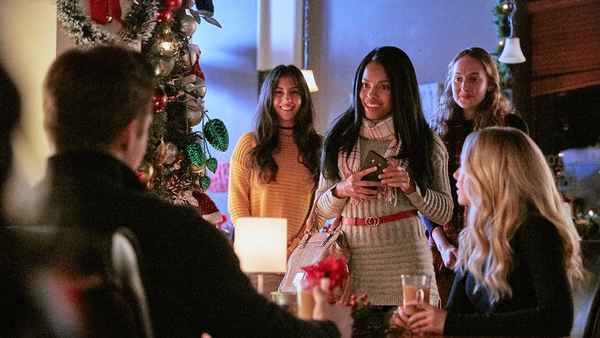 Time for Me to Come Home for Christmas Poster 6