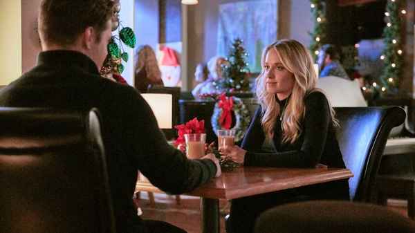 Time for Me to Come Home for Christmas Poster 3